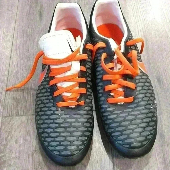 Nike  cleats - Picture 2 of 6